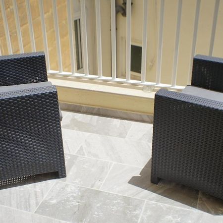 Wonderful Apartments With Shared Jacuzzi And Panorama Rooftop Gzira Esterno foto