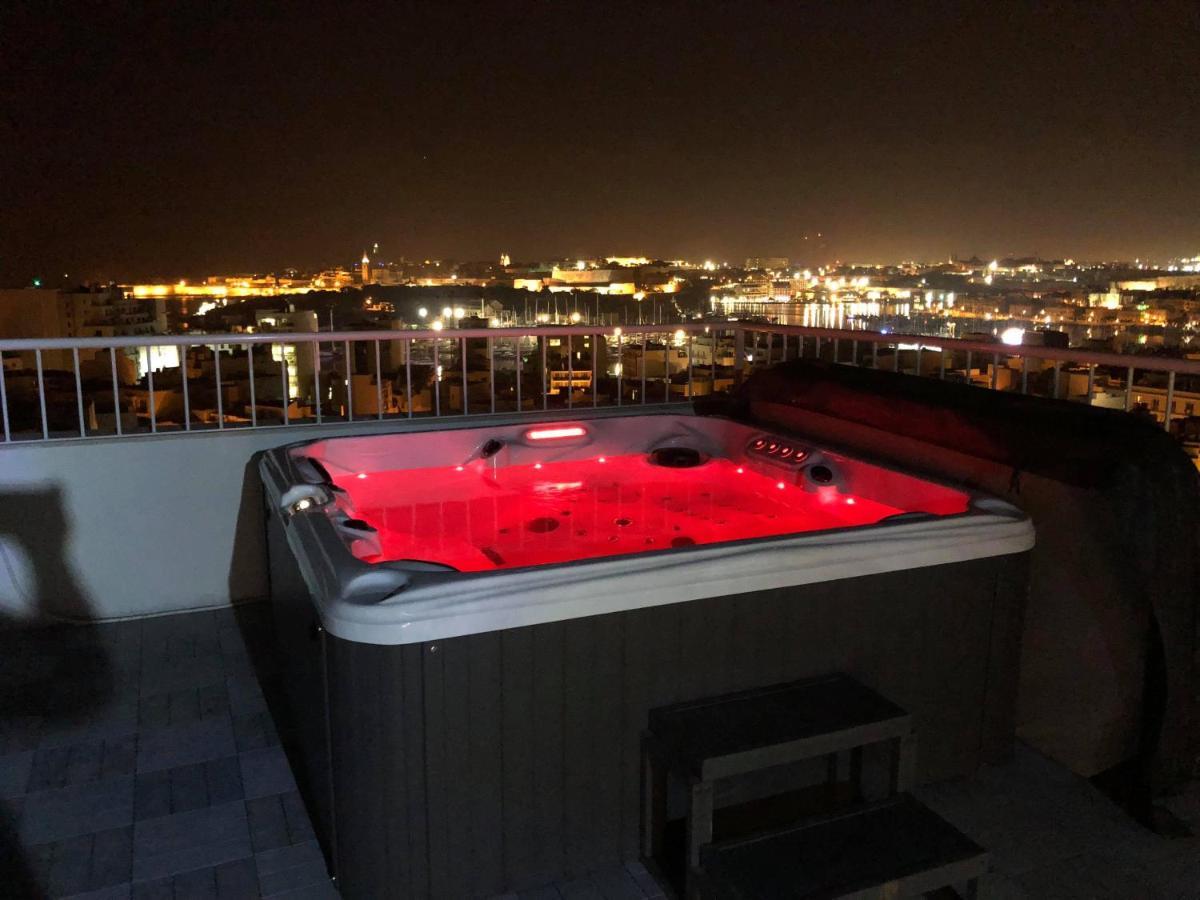 Wonderful Apartments With Shared Jacuzzi And Panorama Rooftop Gzira Esterno foto