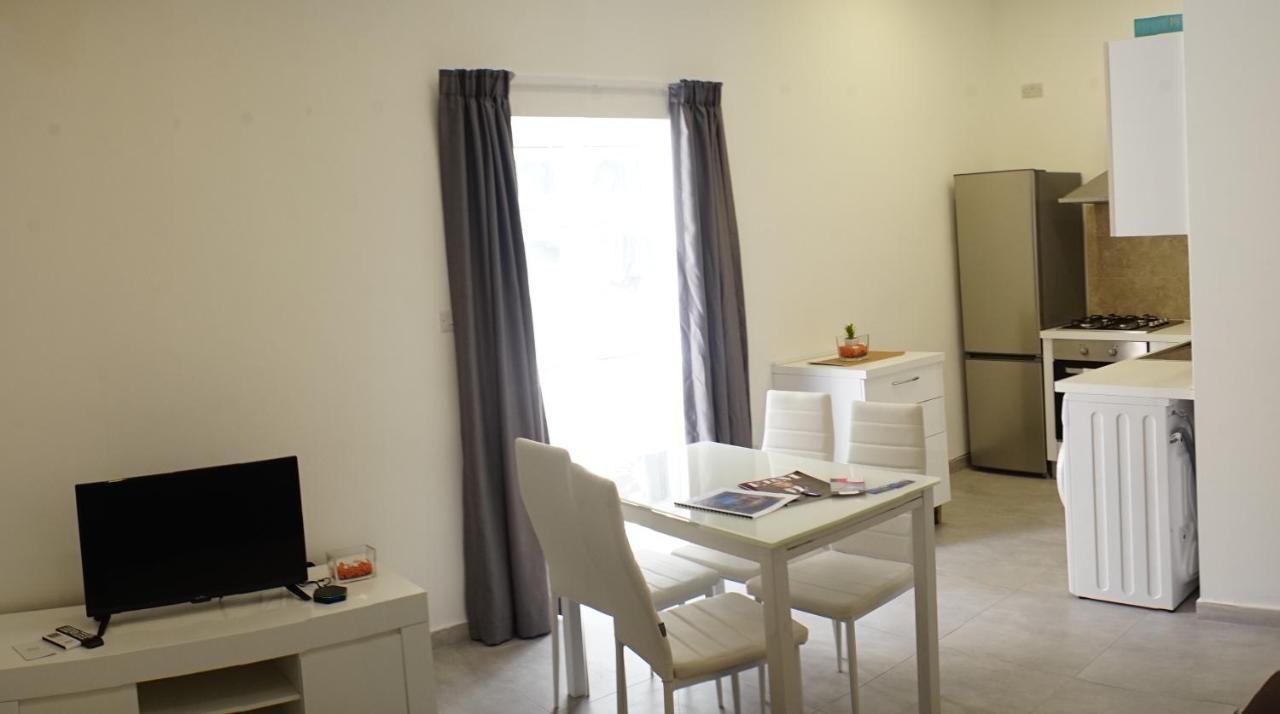 Wonderful Apartments With Shared Jacuzzi And Panorama Rooftop Gzira Esterno foto